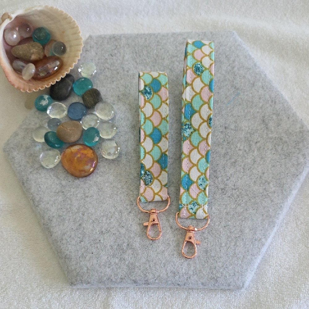 Scallop Pattern Keychain Wristlets Mommy and Me